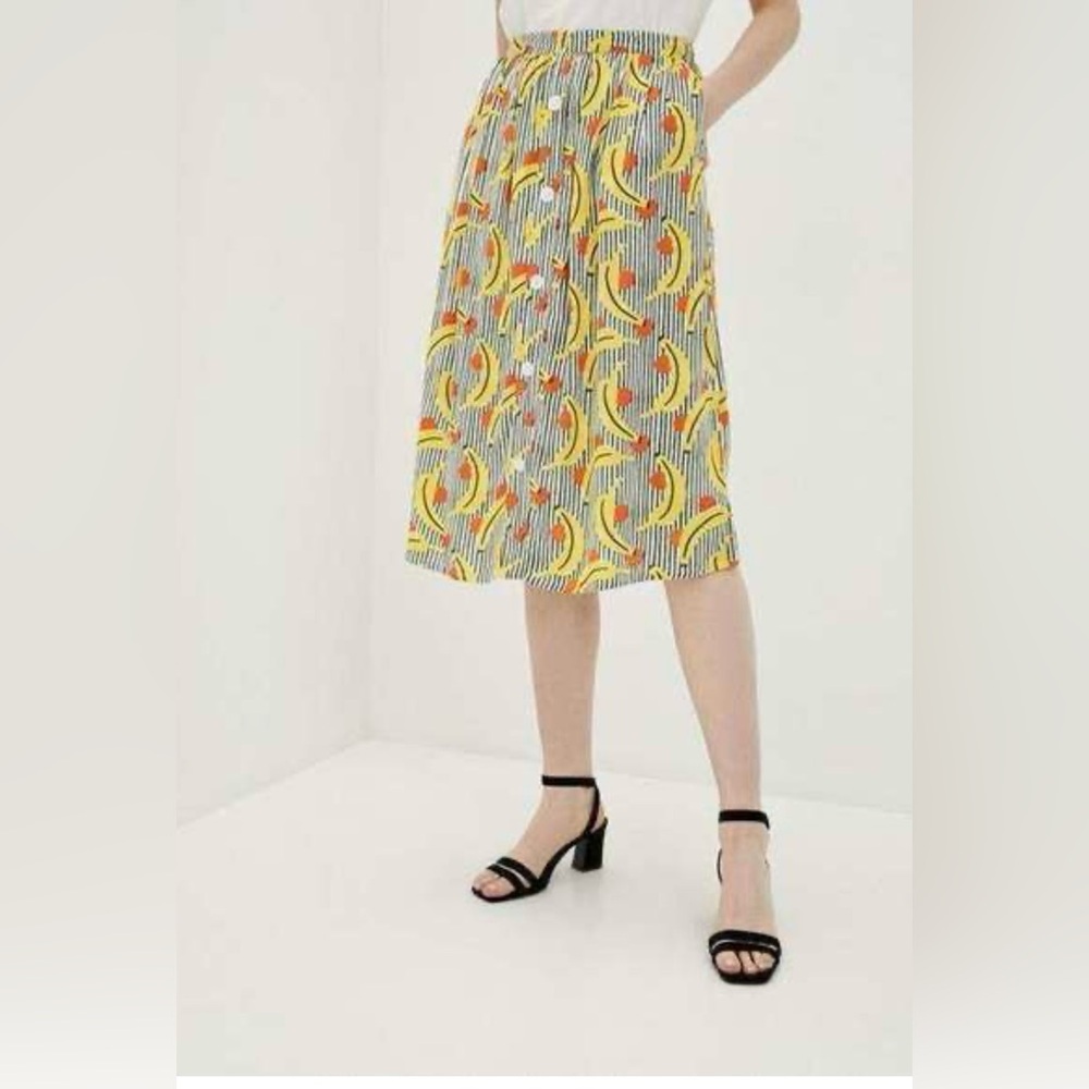 Designed in Spain Tropical fruit skirt fully lined with pockets